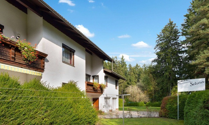 Unterburg am Klopeiner See Apartment | Lovely apartment for 4 people with WIFI, TV and balcony