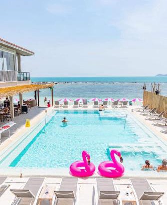 Chaweng City Center Hotel | LOVE beach club Koh Samui