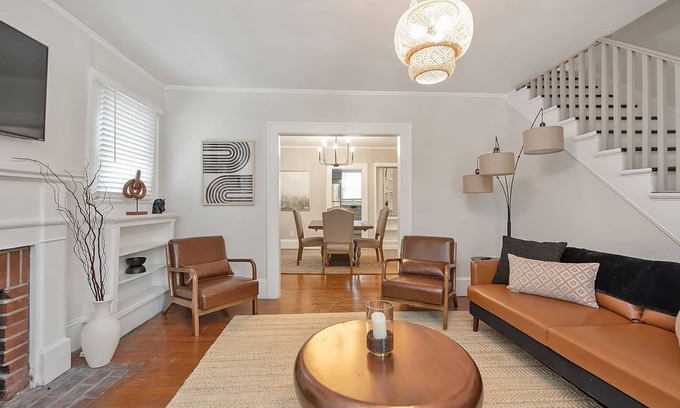 Terry Sanford House | Love It A Latte, 2 Bedroom Townhome Centrally Located