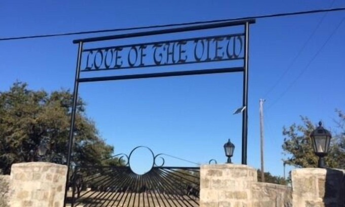 Paluxy Cottage | Love of the View - Glen Rose Luxury Cottage