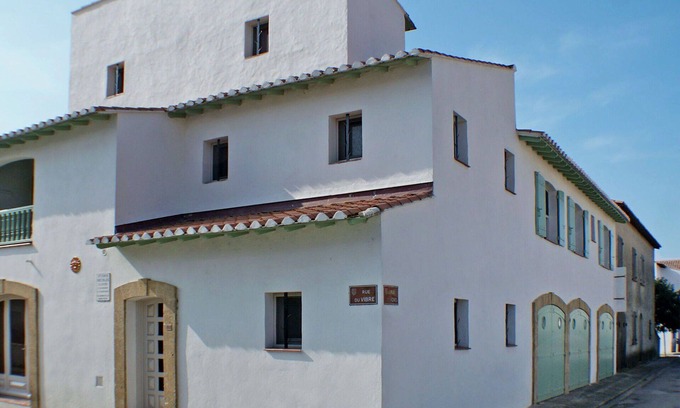 Saintes-Maries-de-la-Mer Apartment | Lovely apartment for 2 people with WIFI, TV and balcony