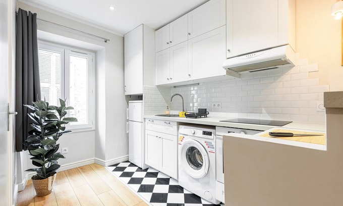 Quartier du Port Apartment | Lovely 1 Bdr in the Harbor Area