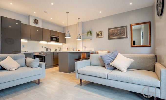 Diglis Apartment | Lovely 1 Bed Apartment with a View!