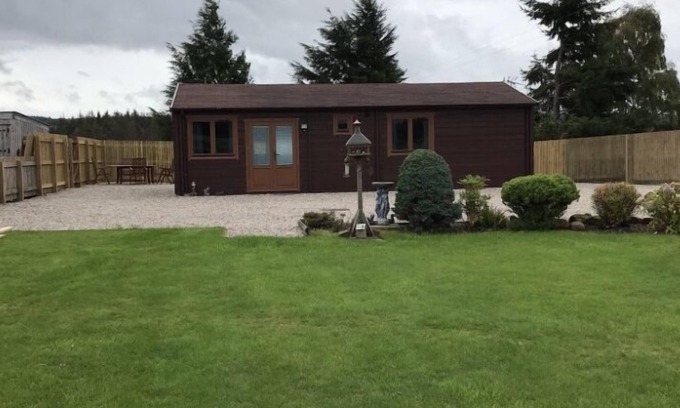 Fochabers Ski Chalet | Lovely 1-Bed House in Fochabers, Scotland
