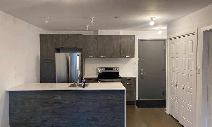 Laval-des-Rapides Condo | Lovely 1 bedroom condo in downtown laval