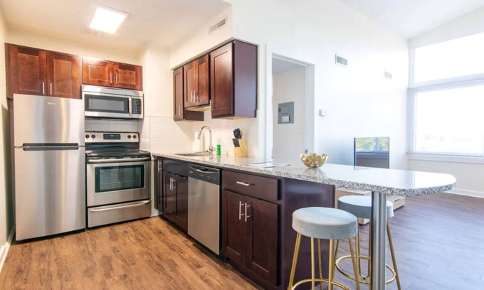 Lakewood Apartment | Lovely 1 - bedroom unit/free parking on premises
