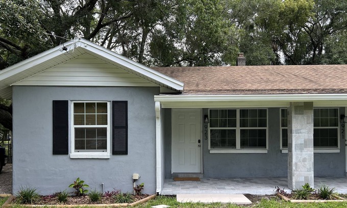 Tampa Villa | Lovely 2/1 near all attractions in Tampa Bay!