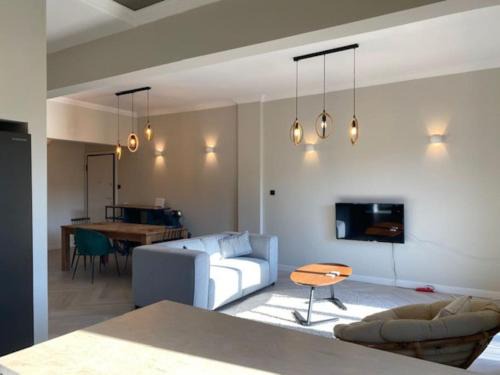 Kinosargous Apartment | Lovely 2 bedroom apartment near the Acropolis