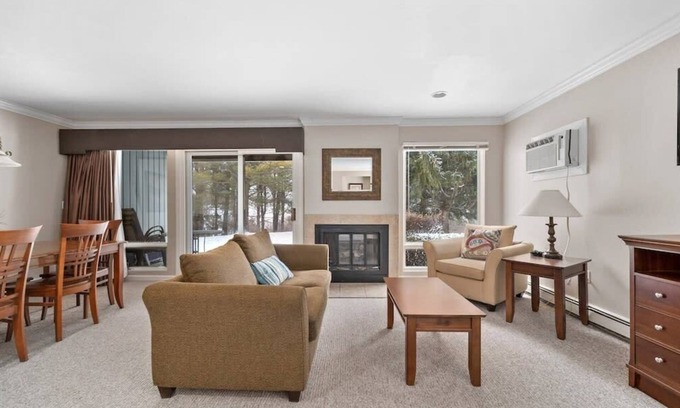 Acme Condo | Lovely 2 Bedroom Condo at the GT Resort!