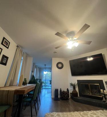 Wilmington Apartment | Lovely 2BR Condo near UNCW Beach