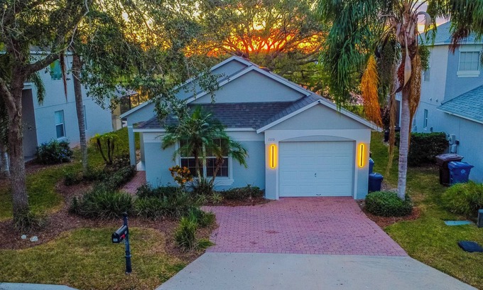 Haines City House | LOVELY 3 BDR Home @ ORLANDO with Heated POOL/LAKE view/Golf Course!