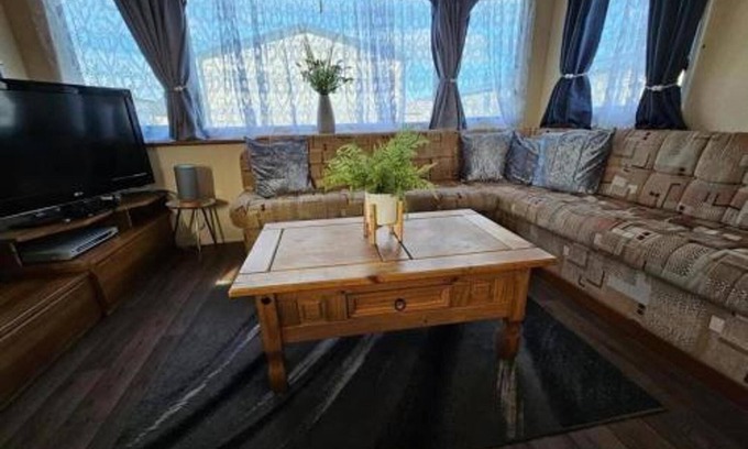 Rhyl Cabin | Lovely 3 bed With Balcony and Ramp