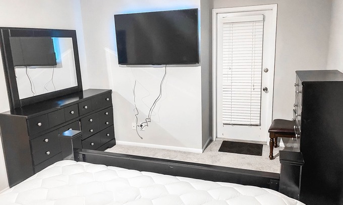 Marietta Apartment | Lovely 3 bedroom apartment close to the downtown