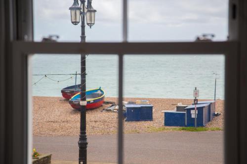 Worthing Apartment | Lovely 3-Bedroom Apartment with Stunning Sea Views