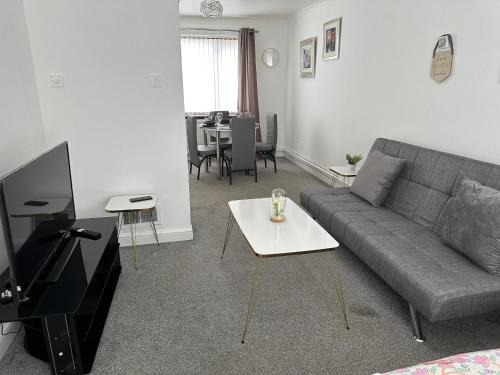 Peterlee House | Lovely 3 bedroom house close to City Centre