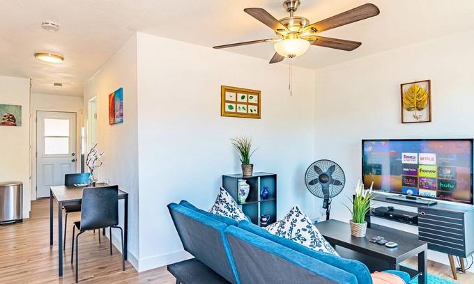National City House | Lovely 3-Bedroom Home near San Diego Downtown/Beach w Free Laundry/Parking, WiFi