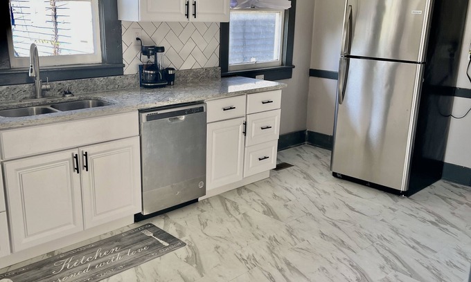 Birmingham House | Lovely 3br Bush tavern - 10 minutes from Downtown