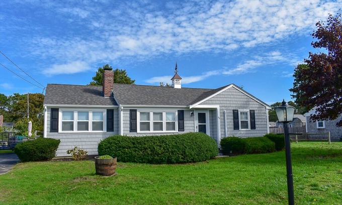 West Dennis House | Lovely 4 bedroom home located only .4 miles to West Dennis Beach