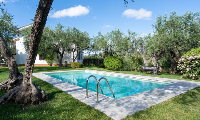 Monade Santa Lucia Villa | Lovely apartment in villa with WIFI, A/C, pool, TV, patio, pets allowed and panoramic view