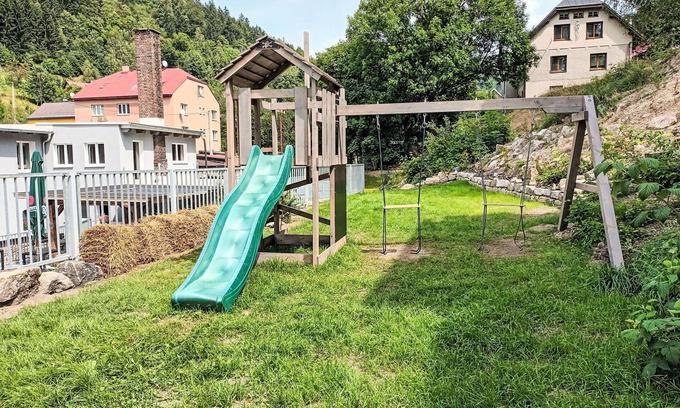 Desna Apartment | Lovely apartment for 4 guests with pool, WIFI, TV and patio