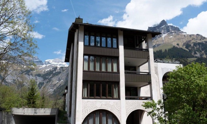 Engelberg Apartment | Lovely apartment for 4 people with pool, WIFI, TV and balcony