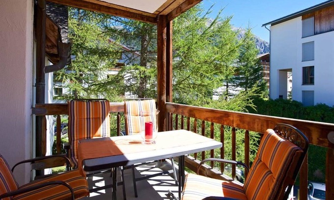 Lenzerheide Apartment | Lovely apartment for 4 guests with TV and balcony