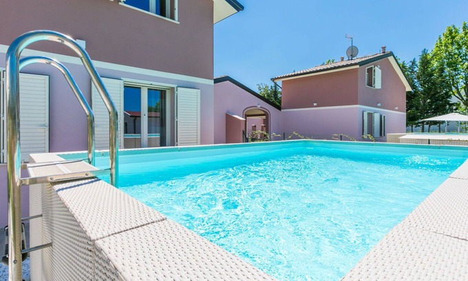 Cecina Apartment | Lovely apartment for 7 people with A/C, WIFI, private pool, TV, terrace, pets allowed and parking