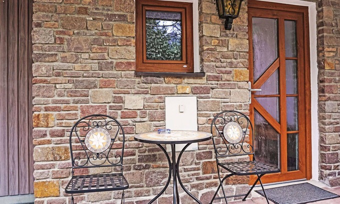 Imst Apartment | Lovely apartment for 2 guests with WIFI, TV and patio