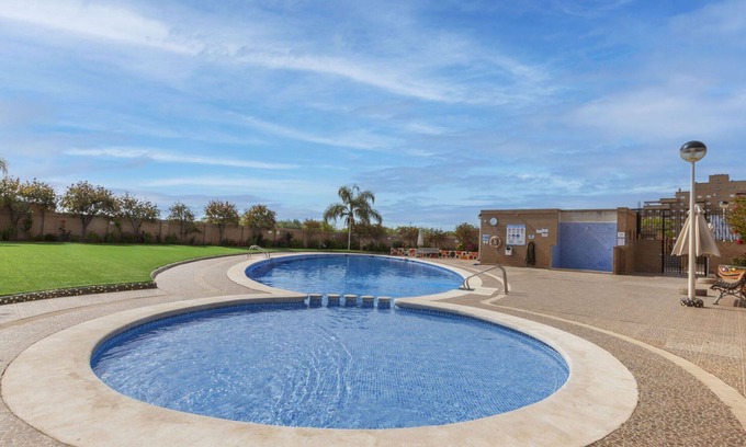 Cabanes Apartment | Lovely apartment for 4 people with WIFI, pool, A/C, TV, terrace and pets allowed