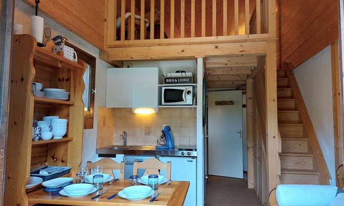 Demi-Quartier Apartment | Lovely apartment for 4 people with TV and balcony