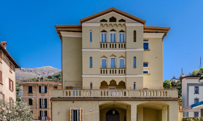 Bellano Apartment | Lovely apartment for 4 people with A/C, WIFI, patio and pets allowed