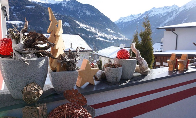 Wenns Apartment | Lovely apartment for 5 guests with WIFI, TV and balcony