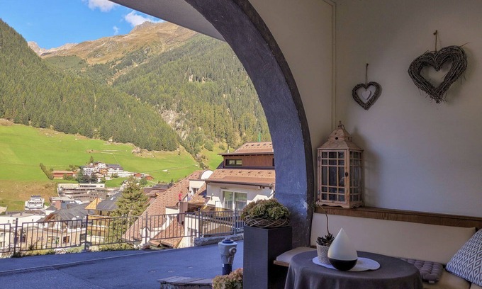 Ischgl Apartment | Lovely apartment for 6 guests with WIFI, TV, balcony and pets allowed