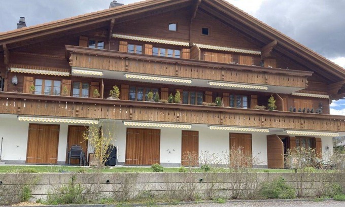 Saanenmoeser Apartment | Lovely apartment for 6 guests with WIFI, TV and balcony