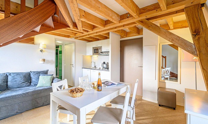 Baden Apartment | Lovely apartment for 6 guests with WIFI, pool, TV and panoramic view