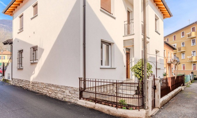Dongo Apartment | Lovely apartment for 6 people with WIFI, TV and terrace
