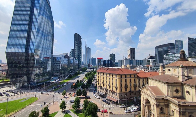 Centro Direzionale Apartment | Lovely apartment for 6 people with A/C, WIFI, TV and balcony