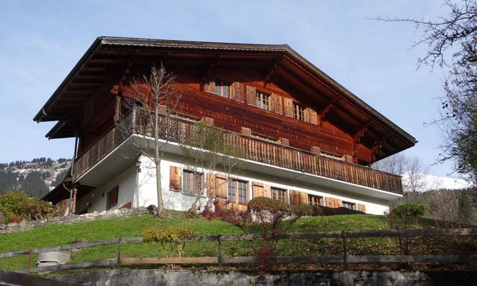 Lenk Apartment | Lovely apartment for 8 guests with WIFI, balcony and pets allowed