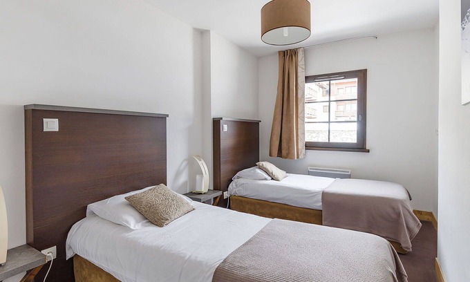 Les Gets Apartment | Lovely apartment for 8 guests with pool, WIFI, TV, terrace and pets allowed