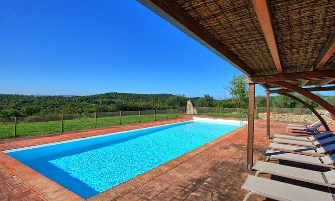 Castelnuovo Berardenga Apartment | Lovely apartment for 5 people with pool, A/C, TV and panoramic view, close to Siena