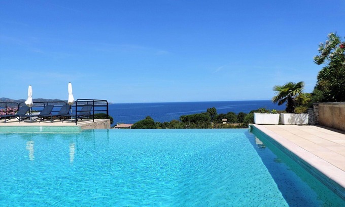 Figarella Apartment | Lovely apartment for 4 people with A/C, WIFI, pool, TV and terrace