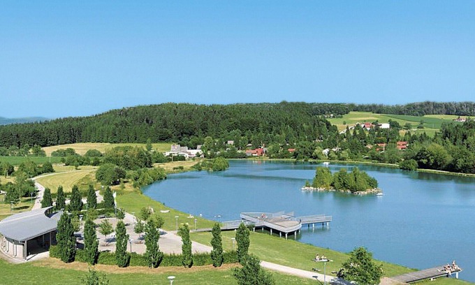 Waldkirchen House | Lovely apartment in villa for 6 guests with TV, terrace and pets allowed