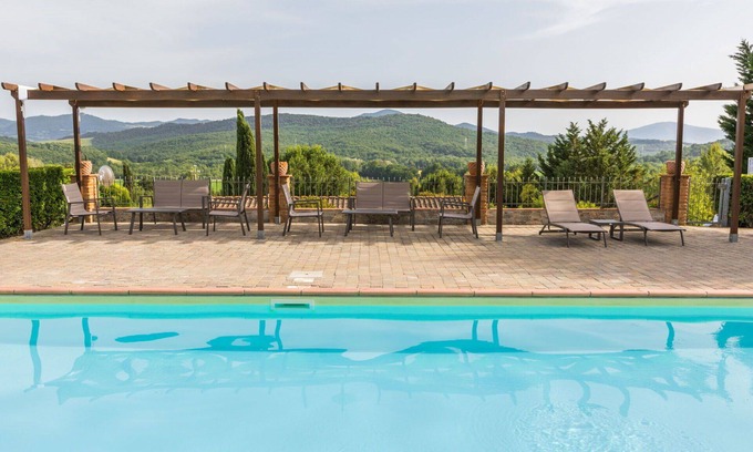 Montecatini Val di Cecina House | Lovely apartment in villa for 2 people with A/C, pool, WIFI, TV, terrace, pets allowed and parking