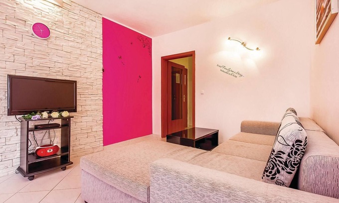 Gostinjac Apartment | Lovely apartment in Dobrinj with WiFi