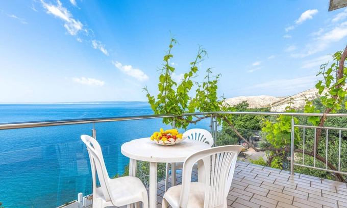 Stara Baska Apartment | Lovely apartment in Stara Baska