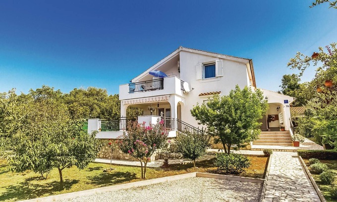 Brzac Apartment | Lovely apartment in Krk with WiFi