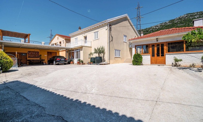 Metohija Apartment | Lovely apartment in Ponikve