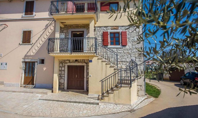 Dracevac Apartment | Lovely apartment in Porec with WiFi