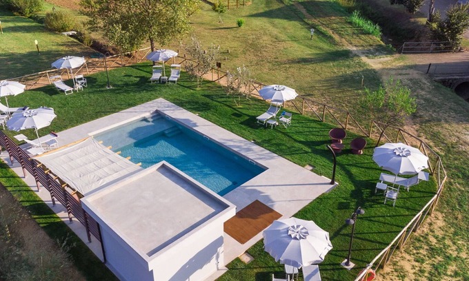 Larciano House | Lovely apartment in villa for 4 guests with pool, WIFI, A/C and TV