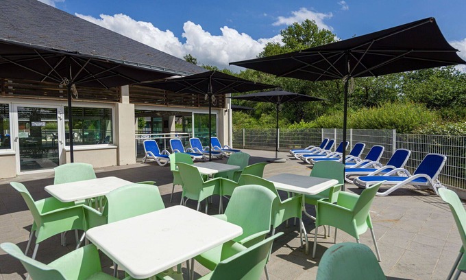 Saumur House | Lovely apartment in villa for 5 people with pool, internet, TV, terrace and pets allowed